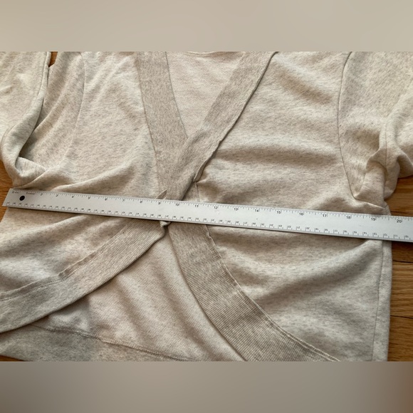 🤍 EUC Pilcro Ryanne crossback sweatshirt - Picture 7 of 9